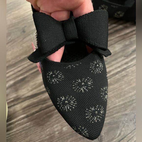 Skechers Women's Black Bow Flats - Picture 7 of 9